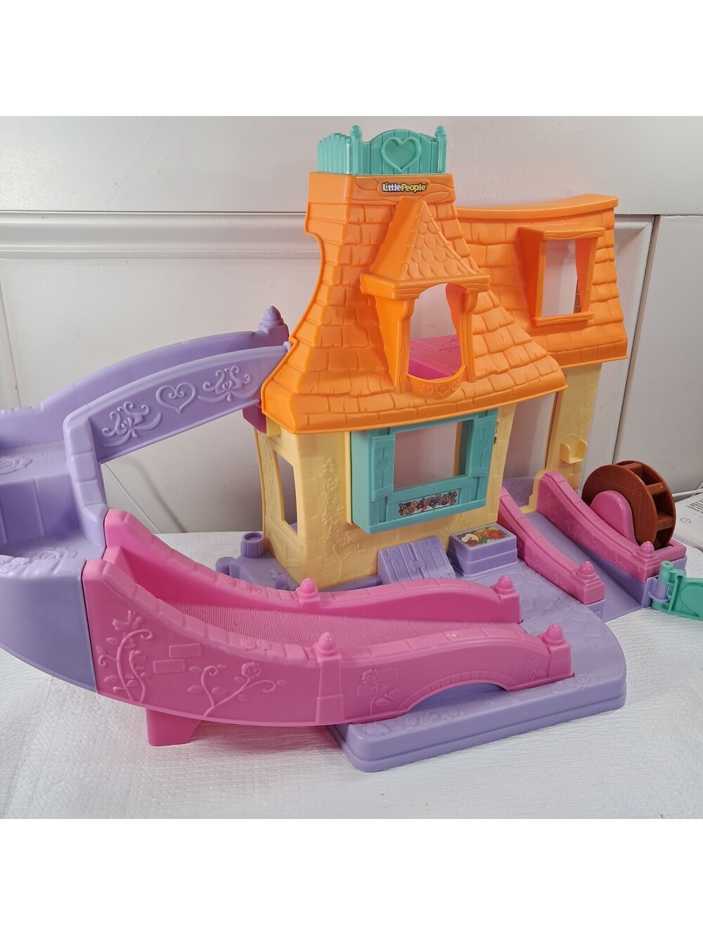 Fisher-Price Little People Belle's Klip Klop Cottage Beauty & the Beast playset